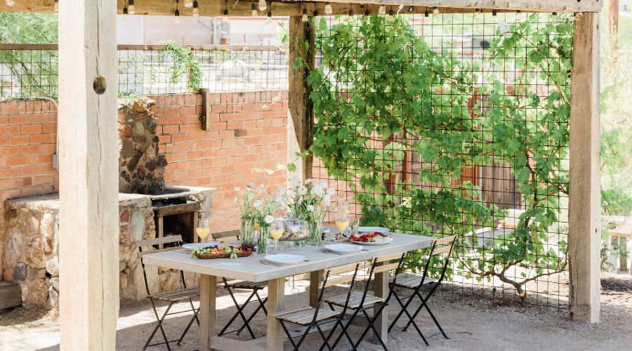 outdoor-structure-ideas-for-backyard