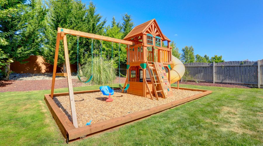 outdoor-structure-ideas-for-backyard