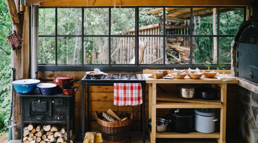 weatherproof-outdoor-kitchen-solutions