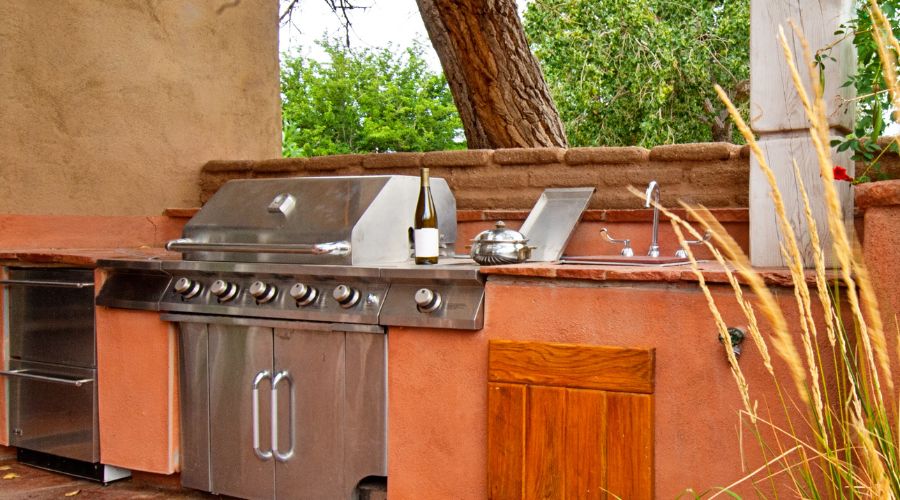 weatherproof-outdoor-kitchen-solutions
